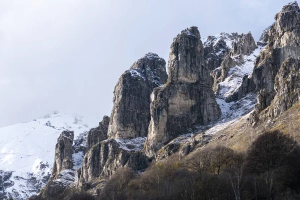 Het Prachtige Landschap Van Dolomieten Bergketens Met Sneeuw Italië — Stockfoto