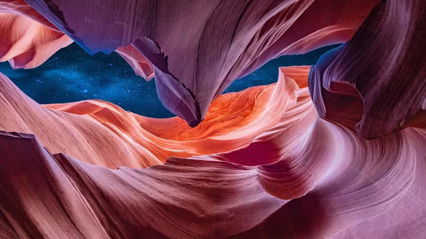 美国著名的羚羊峡谷的全景景观 — 图库照片