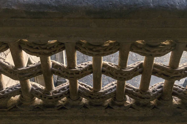 Een Hoge Hoek Opname Van Een Middeleeuws Stenen Balkon Met — Stockfoto