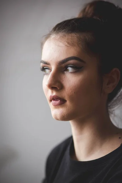 Uma Jovem Bósnia Com Penteado Pão — Fotografia de Stock