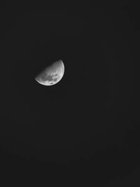 Une Vue Lune Dans Phase Premier Quartier Fond Noir Avec — Photo