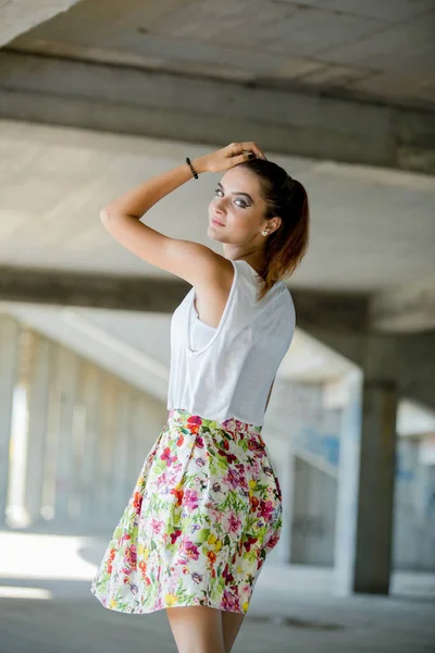 Vertical Shot Blonde Bosnian Woman Ponytail Skirt — Stock Photo, Image