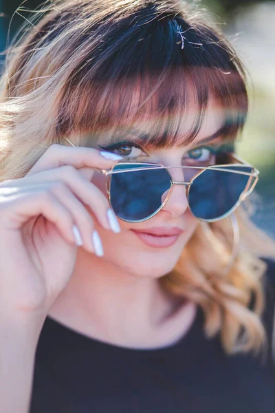 Beautiful Bosnian Caucasian Woman Holding Sunglass Her Face — Stock Photo, Image