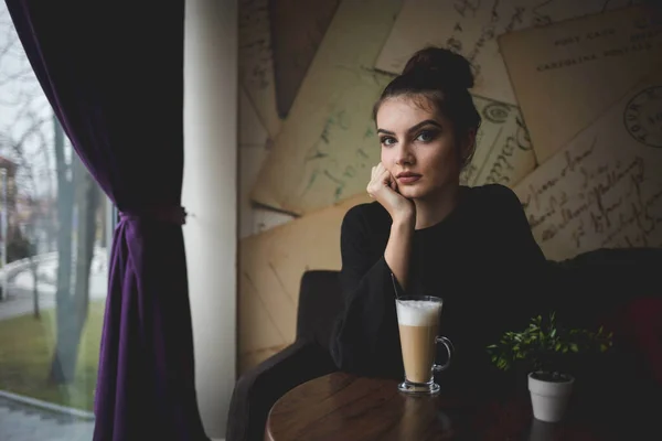 Beautiful Bosnian Woman Sitting Cafe Drinking Coffee — Stock Photo, Image