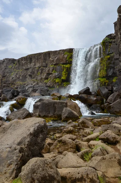 Вражаючий Вид Пінявий Широкий Водоспад Oxarafoss Національному Парку Тінґвеллір Ісландія — стокове фото