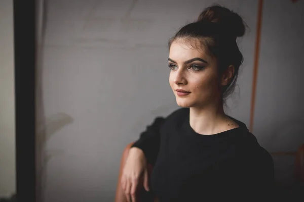 Uma Jovem Bósnia Com Penteado Pão — Fotografia de Stock