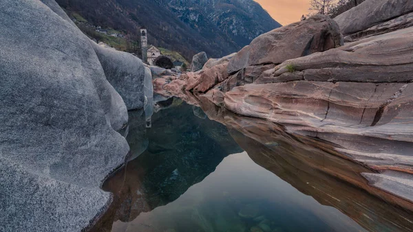 瑞士Tessin州Valle Verzasca Lavertezzo Ponte Dei Salti — 图库照片