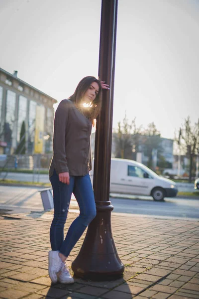 Ein Seichter Fokus Einer Erwachsenen Frau Die Ein Hemd Mit — Stockfoto