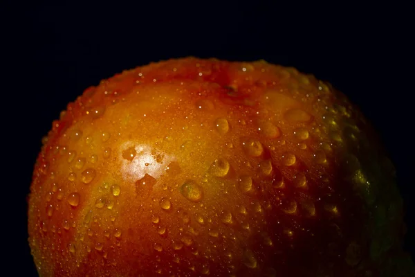 Una Manzana Roja Con Gotas Agua — Foto de Stock