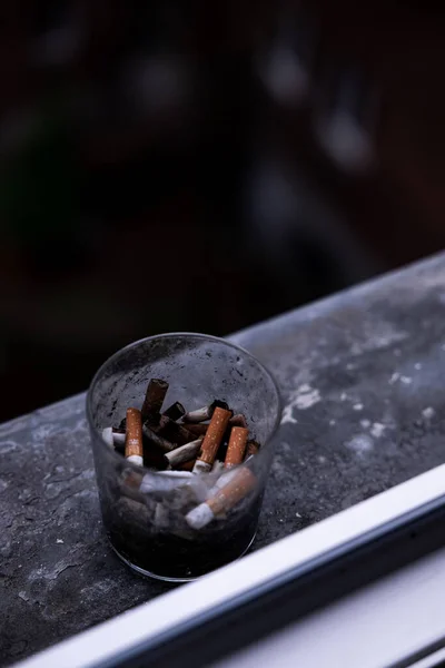 Gros Plan Cendrier Avec Des Cendres Cigarette — Photo