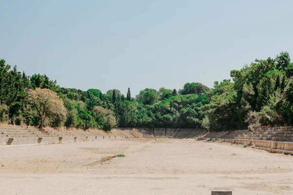 Antico Stadio Olimpico Rodi Grecia Con Bellissimi Alberi Verdi Cielo — Foto Stock