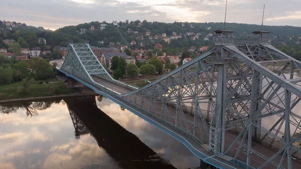 Flygbild Stor Metallbro Över Vatten Dresden Tyskland — Stockfoto