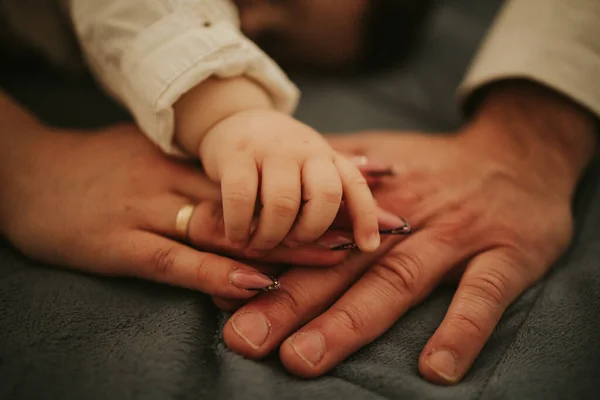 Closeup Shot Baby Holding Mother Father Hands — Stock Photo, Image