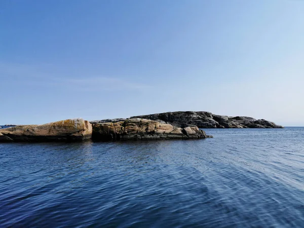 Una Hermosa Toma Formaciones Piedra Agua Kjerringvik Noruega — Foto de Stock