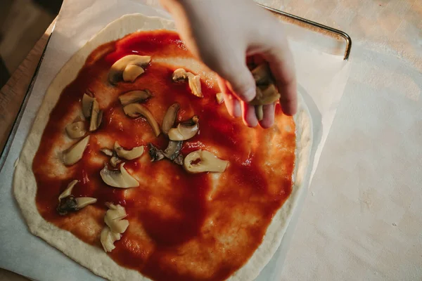 Processen För Att Göra Hemlagad Pizza — Stockfoto