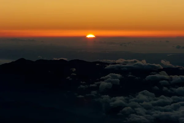 Огненный Восход Солнца Вершины Горы Фудзи Покрытый Облаками Японии — стоковое фото