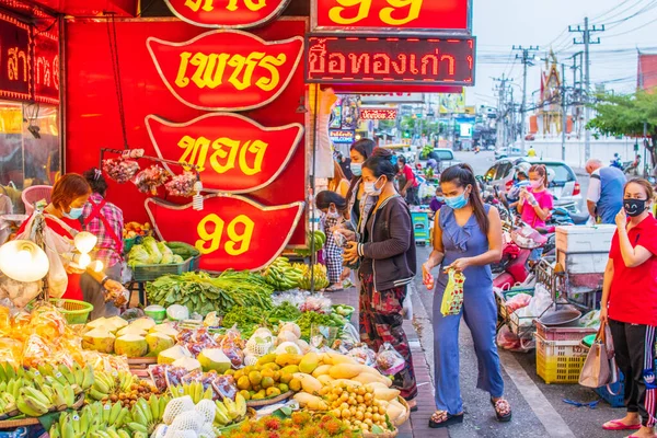Pattaya Thailand Április 2021 Thai Emberek Egy Zöldségárusnál Thaiföldön Délkelet — Stock Fotó