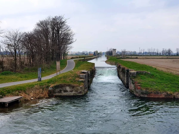 Rzeka Ticinello Morimondo Lombardia Ponury Dzień — Zdjęcie stockowe
