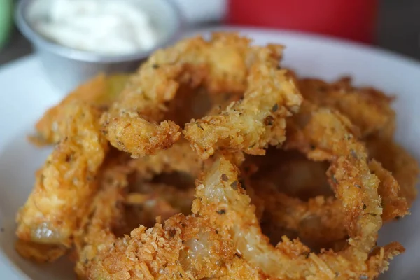 Closeup Shot Appetizing Onion Ring Crisps Bowl White Dipping Sauce — 图库照片