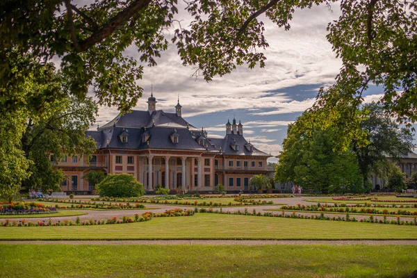 Una Hermosa Vista Del Palacio Barroco Pillnitz Situado Cerca Dresde — Foto de Stock