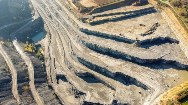 Uma Visão Aérea Pedreira Mineração Céu Aberto Luz Dia — Fotografia de Stock