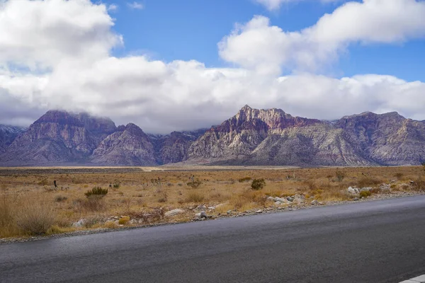 Uma Estrada Cênica Através Deserto Montanhoso Nevada Eua — Fotografia de Stock