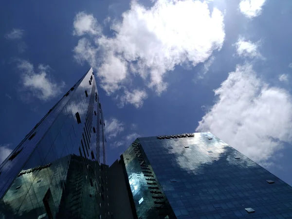 Nube Cielo Reflejan Rascacielos Centro Buenos Aires Argentina —  Fotos de Stock
