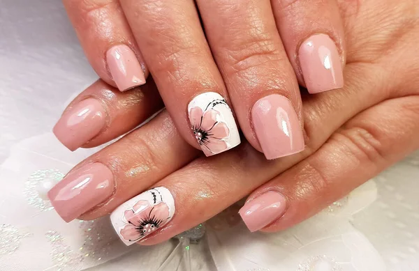 Een Close Met Een Gel Manicure Geschilderd Nagels — Stockfoto