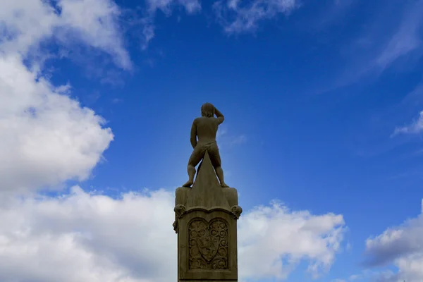 Rear View Sculpture Old Stone Bridge Cloudy Sky Regensburg Germany — Stock Photo, Image