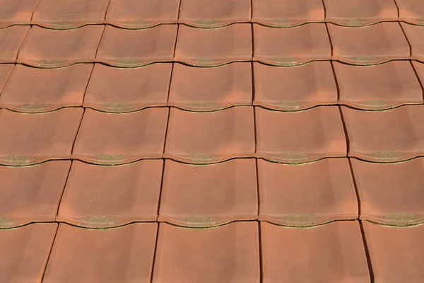 カラフルな赤い屋根瓦のパターン — ストック写真