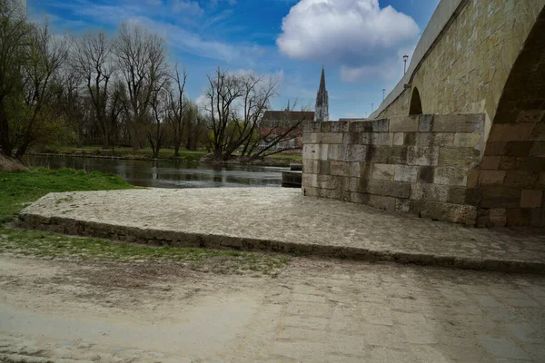 Ein Schöner Blick Auf Die Alte Steinbrücke Über Die Donau — Stockfoto