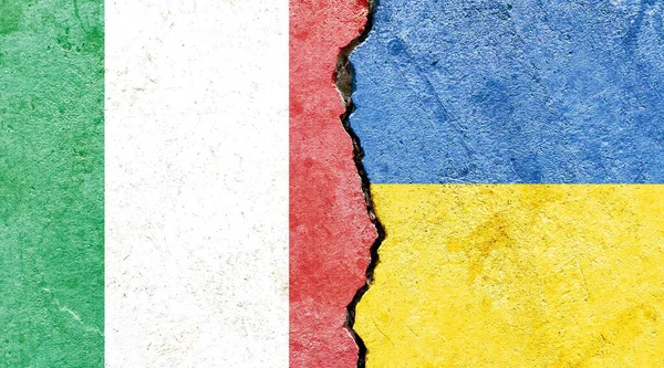 Illustrazione Delle Bandiere Italia Ucraina Separate Una Crepa Conflitto Confronto — Foto Stock