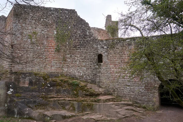 旧城のレンガ造りの壁と門 — ストック写真