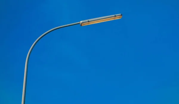 Primer Plano Una Lámpara Calle Con Cielo Azul Fondo — Foto de Stock