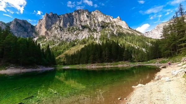 Oberort Austria Sty 2020 Piękne Zielone Jezioro Górach — Zdjęcie stockowe