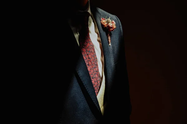 スーツとネクタイを着た新郎 — ストック写真