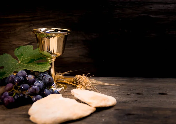 Ξινό Ψωμί Κρασί Σταφύλια Και Σιτάρι Σύμβολο Της Χριστιανικής Κοινωνίας — Φωτογραφία Αρχείου