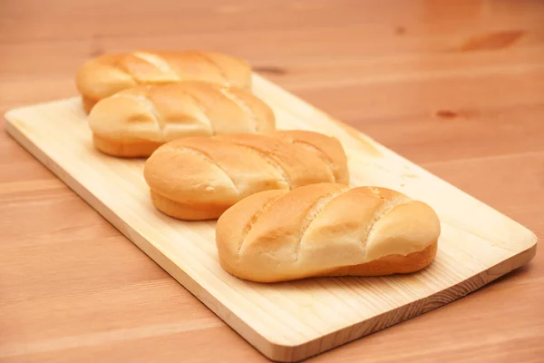 Pão Leite Fresco Tábua Madeira — Fotografia de Stock