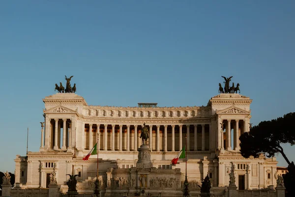 Altar Patria Bajo Luz Del Sol Cielo Azul Piazza Venezia — Foto de Stock