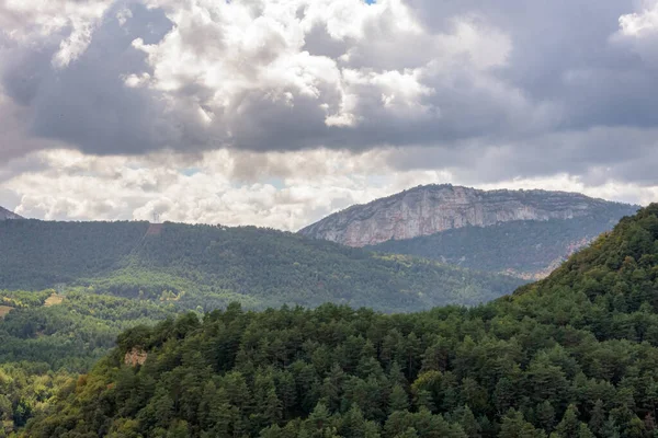 Piękne Ujęcie Pokryte Zielenią Góry Wzgórza — Zdjęcie stockowe
