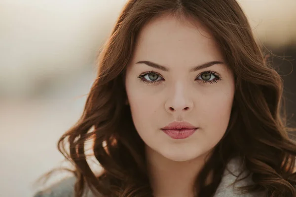 Shallow Focus Bosnian Woman Looking Camera Blurred Background — 스톡 사진