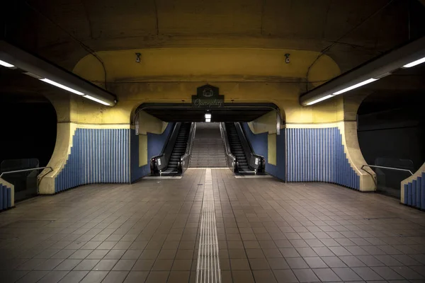 Utsikt Inne Tom Tunnelbanestation Tyskland — Stockfoto