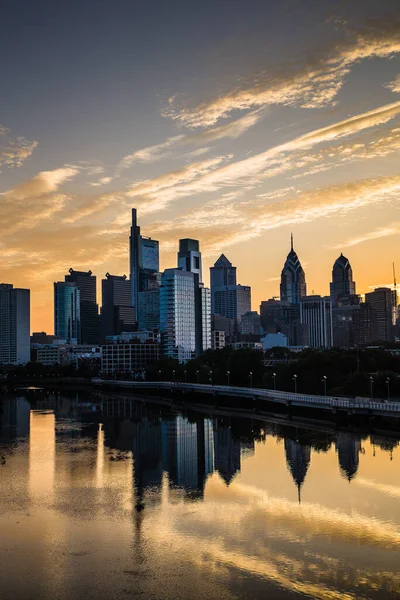 Vertical Shot Buildings Sunset Downtown Philadelphia Usa — Stock Photo, Image