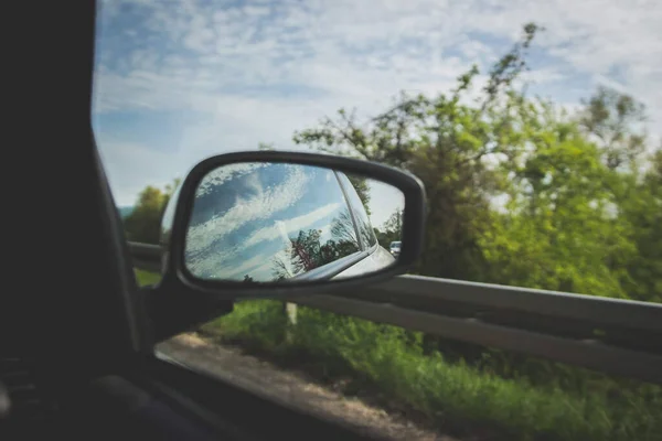 Closeup Shot Car Mirror Sky Reflection Road — Stock Photo, Image