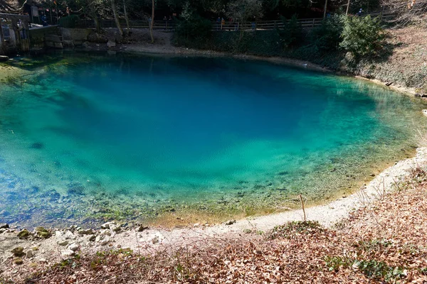 Turkusowa Woda Źródła Blautopf Blaubeuren Niemcy — Zdjęcie stockowe