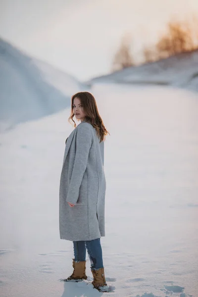 Vertical Shot Beautiful Woman Blonde Hair Grey Jacket Snowy Park — Stock Photo, Image