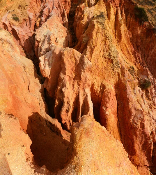 Primer Plano Vertical Una Zona Rocosa Con Erosión Del Suelo — Foto de Stock