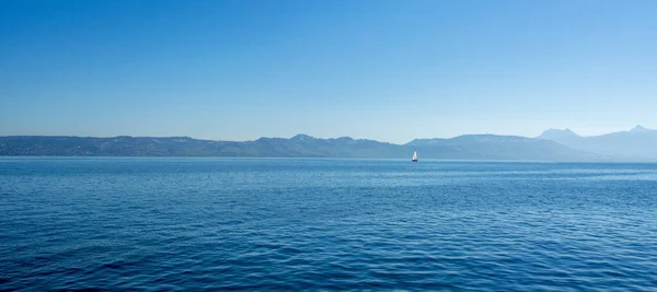 Sebuah Perahu Danau Jenewa Swiss — Stok Foto