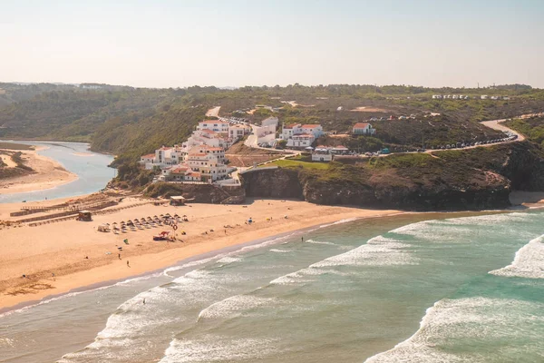 Uma Tomada Aérea Edifícios Residenciais Hotéis Perto Litoral Algarvio Portugal — Fotografia de Stock