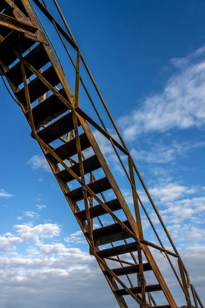 Вертикальні Металеві Сходи Франція — стокове фото